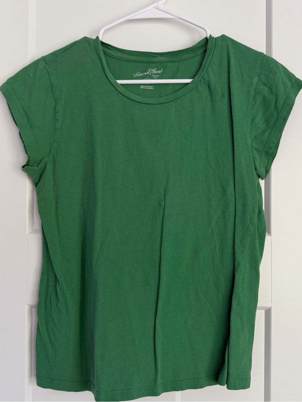 Universal Thread Classic Green Crewneck Tee